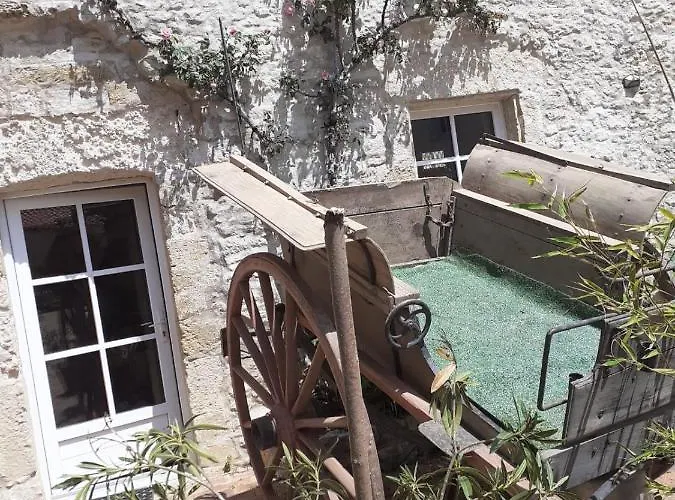 L'heureux Lay Vendégház